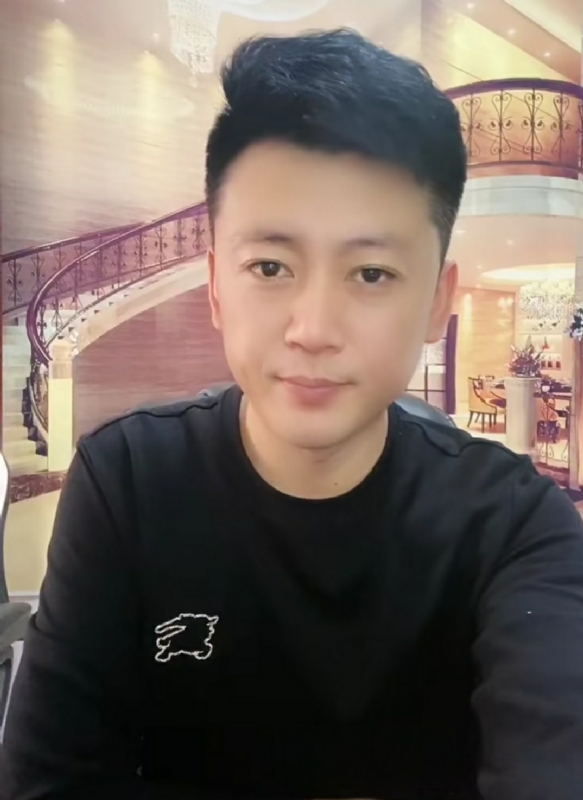 屋顶拾荒人的第三张照片--光泽交友网