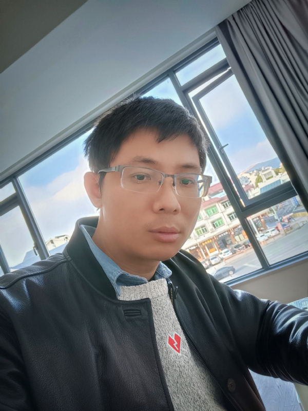 也许只是缺少一个拥抱的第二张照片--光泽交友网