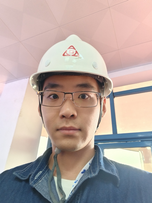 何鹏宇的第二张照片--光泽交友网