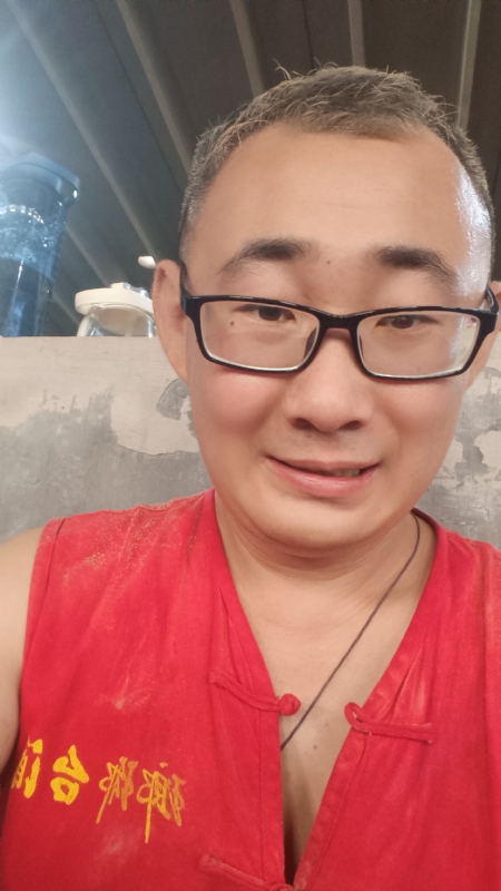 黑黑一笑的第二张照片--光泽交友网