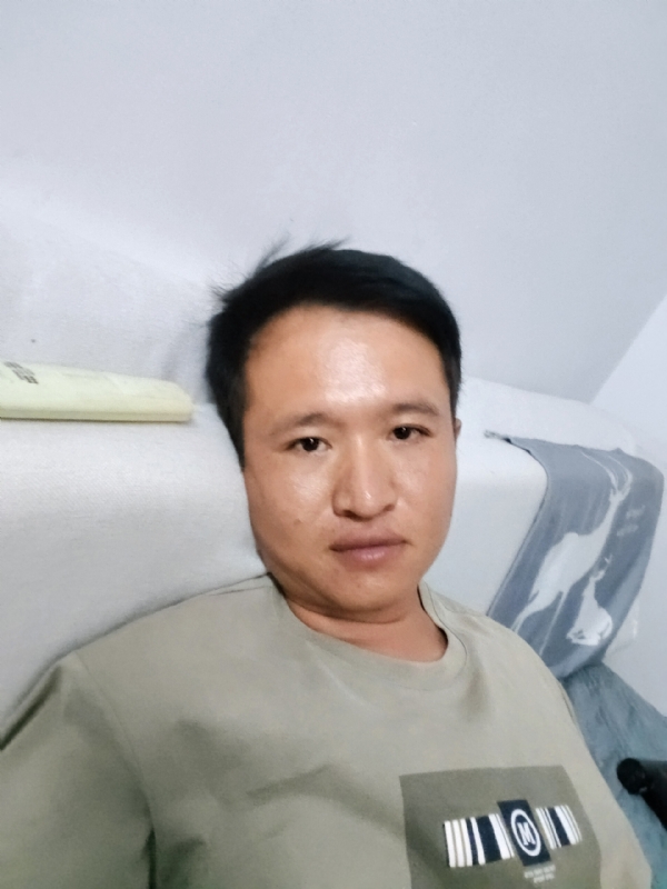 陌生人的第三张照片--光泽交友网